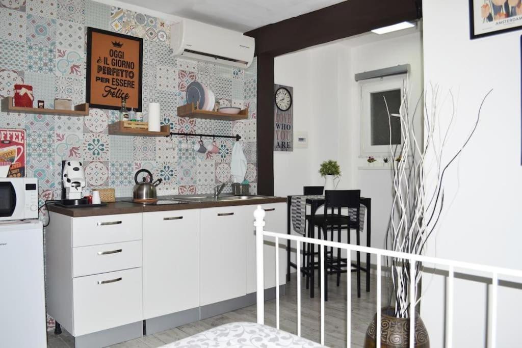 Casa Mya - Studio Flat Неаполь Экстерьер фото